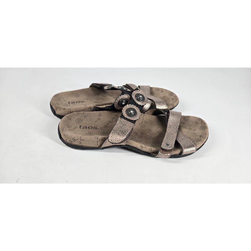 Taos OASIS Metallic Gold Leather Strappy Slip On Slides Sandals Womens 9 Comfort - Picture 2 of 4